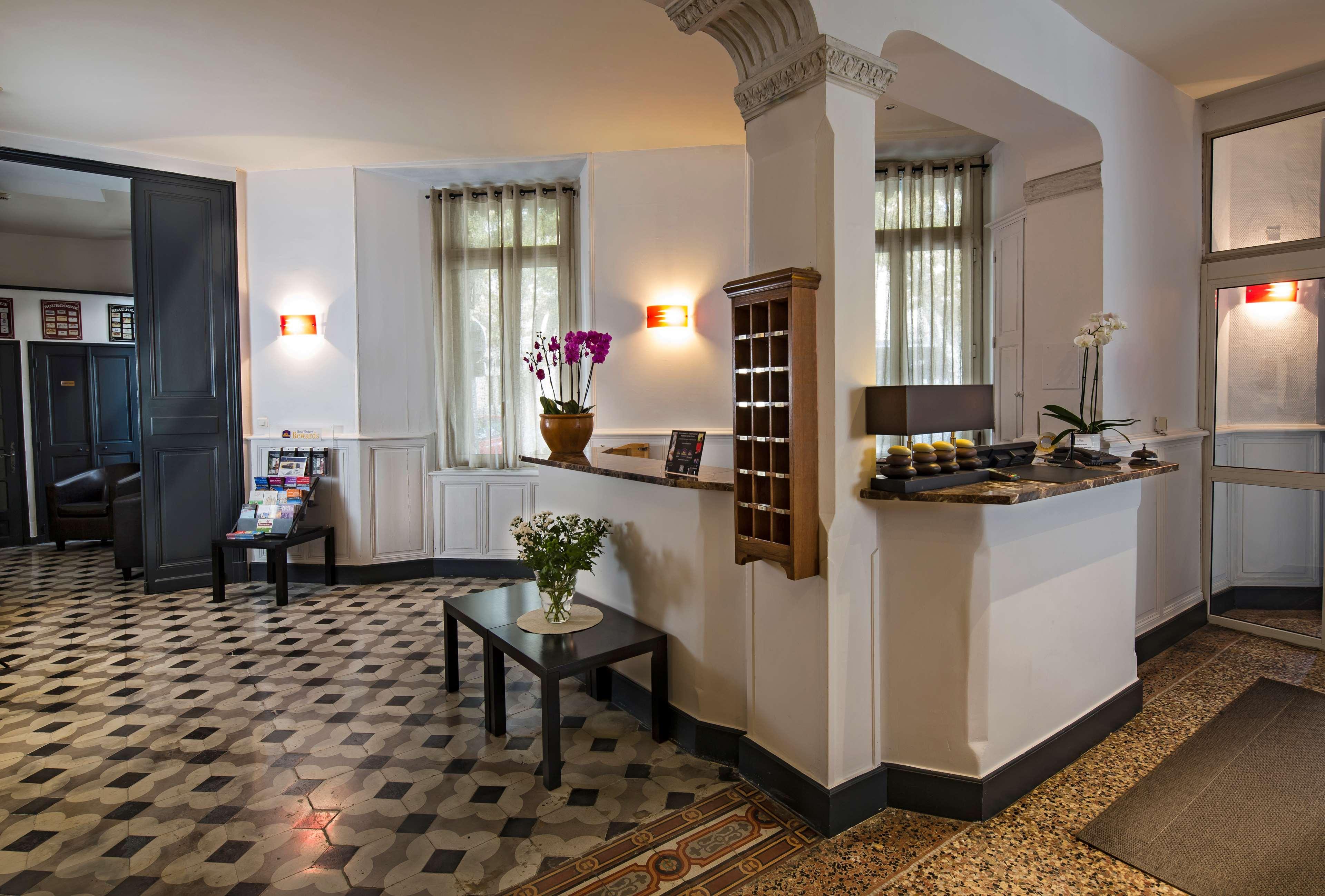 Western Le Comtadin Hotel