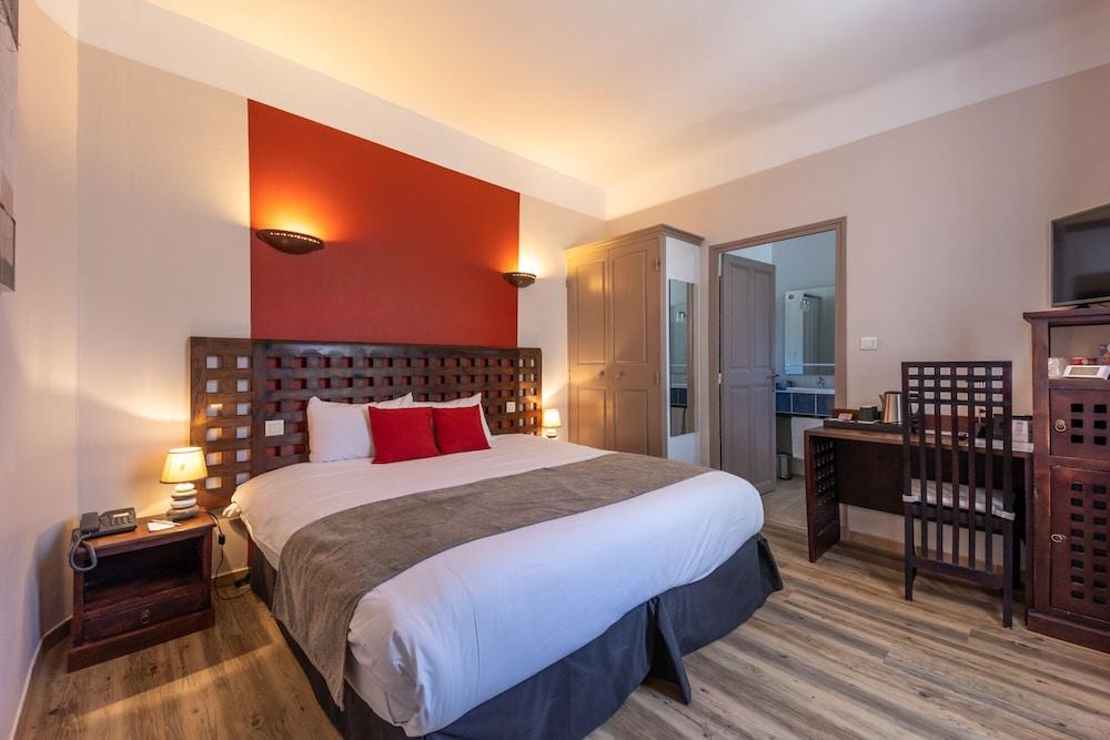 Hotel Western Le Comtadin 3*